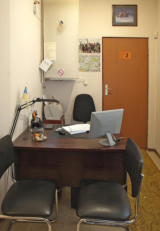 Niko Hostel Lviv Buitenkant foto