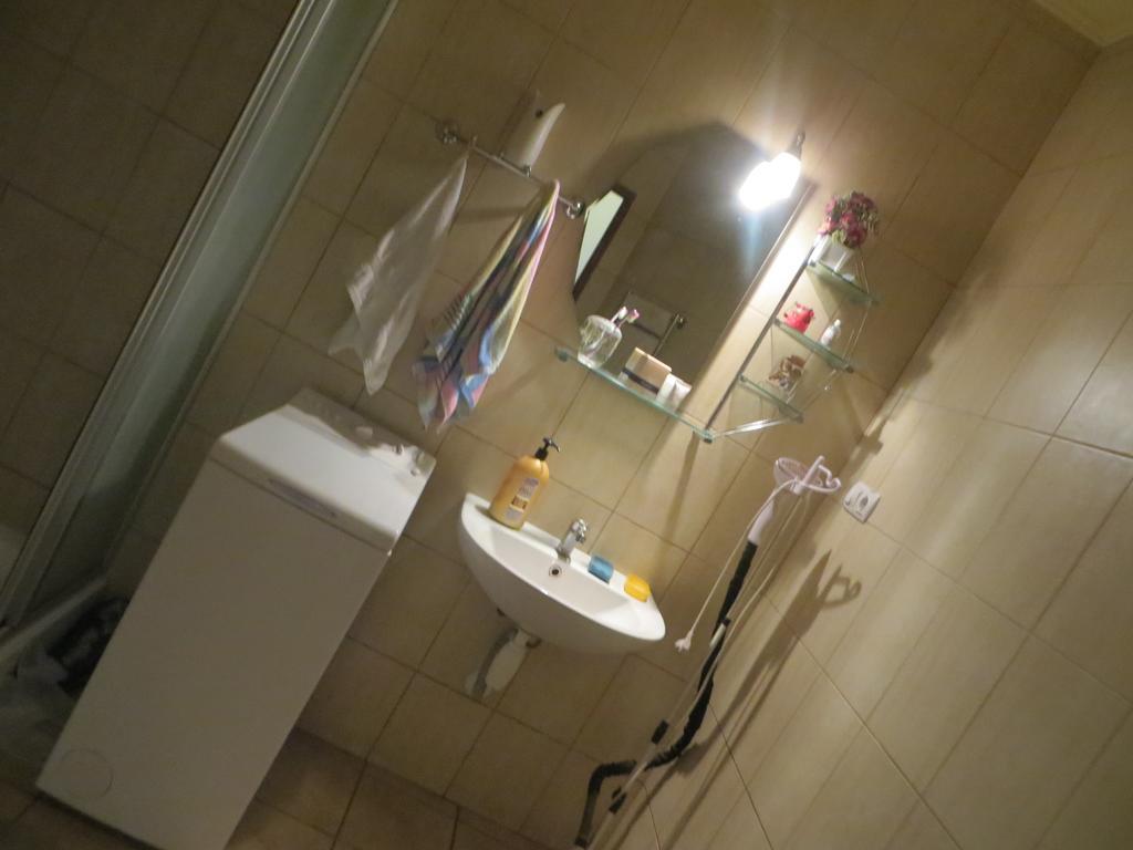 Niko Hostel Lviv Buitenkant foto