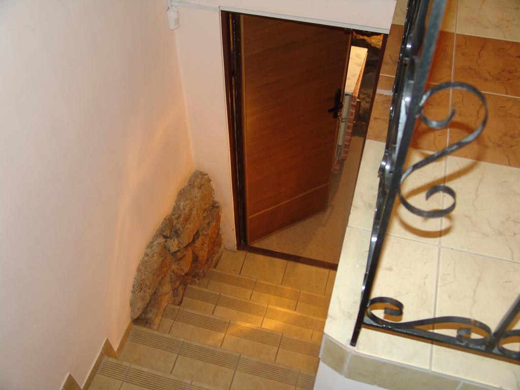 Niko Hostel Lviv Buitenkant foto